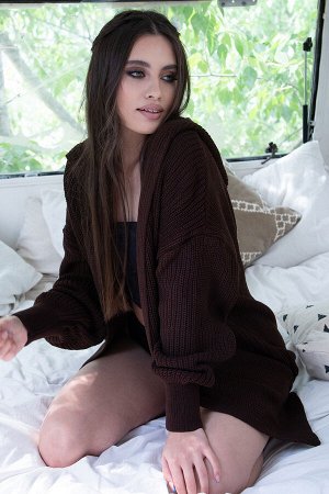 Кардиган вязаный с капюшоном шоколадный