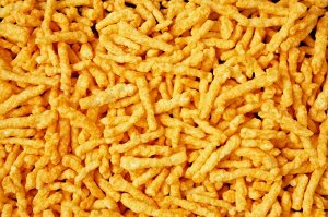 Чипсы Cheetos cheddar cheese & jalapeno flavor 70 гр
