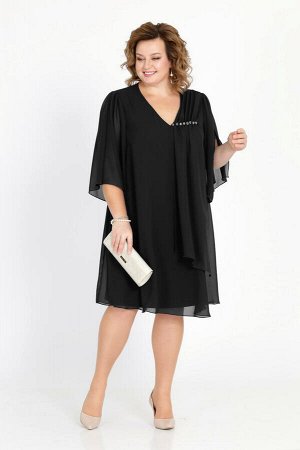 Платье Платье Pretty 805 черное 
Состав ткани: Вискоза-20%; ПЭ-80%; 
Рост: 164 см.

Платье из двух тканей: нижнее (подкладка) из трикотажа, верхнее из шифона. Вырез горловины переда декорирован имита