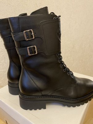 Осенние ботинки Pinko на 26,8 см