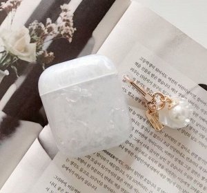 Чехол для наушников airpods+ брелок ракушка, цвет перламутровый белый