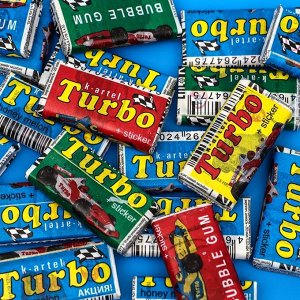 СИМА-ЛЕНД Жевательная резинка Турбо спорт гонки, со вкусом дыни, арбуза, яблока, персика, 20 шт. по 4.5 г