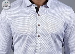 Рубашка Rubaska
Модель: рост 187 см
Вес: 83 кг.
Одет: размер L.
Производитель: Турция
Материал: 95% хлопок , 5% стрейч