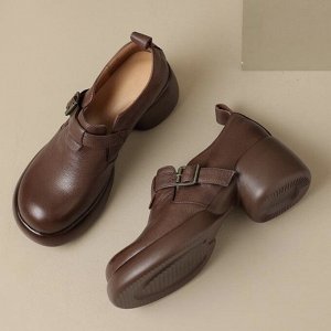 Женские полуботинки с пряжкой на каблуке, коричневые