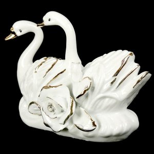 Сувенир керамика "Два лебедя плывут с розой" страза 9х11х5 см