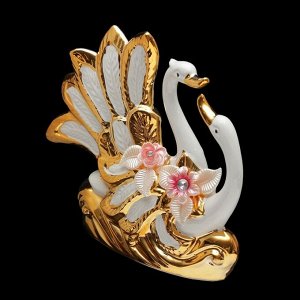 Сувенир керамика "Белые лебеди на золотой волне" 15,3х16,7х4,8 см