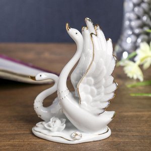 Сувенир керамика "Лебединые танцы" белый с золотом 12,5 см