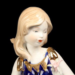 Сувенир керамика "Девочка в синем платье с корзинкой цветов" 30х13х9,5 см