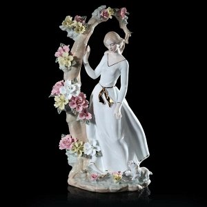 Сувенир керамика "Девушка у цветочного дерева" 40,5х20х20 см
