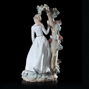 Сувенир керамика "Девушка у цветочного дерева" 40,5х20х20 см