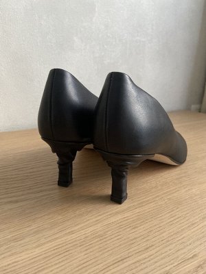 ЧЕРНЫЕ Туфли на низком каблуке кожаные