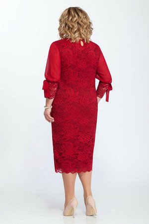 Платье Платье Pretty 809 красное 
Состав ткани: Вискоза-20%; ПЭ-80%; 
Рост: 164 см.

Платье прилегающего силуэта из нижнего трикотажного и верхнего из гипюра. Перед с рельефами из проймы, спинка с та