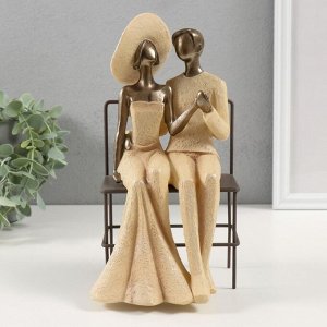 Фигурка полистоун «Стильная пара на скамейке», 13x12.5x24.5 см