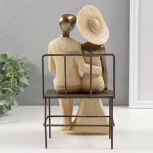 Фигурка полистоун «Стильная пара на скамейке», 13x12.5x24.5 см