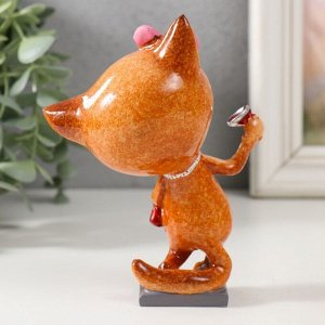 Фигурка полистоун лак «Кошечка с бокалом», 8.3x6.2x13.8 см