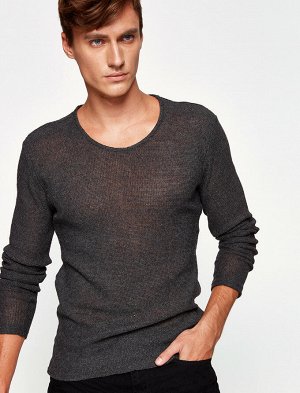 Лонгслив Материал: %85 акрил, %15полиэстер Параметры модели: рост: 189 cm грудь: 100 талия: 75 бедра: 98 Надет размер: M