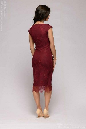 Платье-футляр бордовое гипюровое с короткими рукавами
