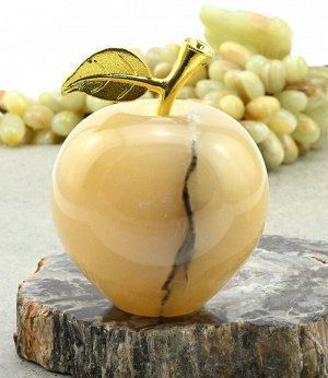 Яблоко из оникса жёлтого 75*75*90мм