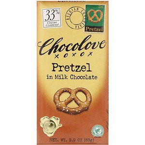 Шоколад Chocolove, Крендели в молочном шоколаде, 2,9 унции (83 г). 33% Cocoa.
Кто бы мог подумать, что шоколад с крендельками — это так вкусно! Контраст вкуса хрустящей крошки соленых крендельков и сл