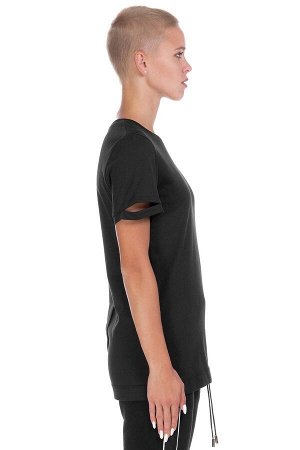 Футболка Женская футболка классического силуэта с авторской обработкой и декоративными разрезами на рукавах и полосой на спине. Мягкая трикотажная ткань-хлопок.Цвет-белый. Рост модели 165 см, вес 47 к