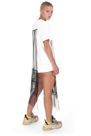 Футболка Женская футболка-оверсайз с пришивной сеткой. Мягкая трикотажная ткань-хлопок. Рост модели 165 см, вес 47 кг. На модели надет размер 44 (S) 