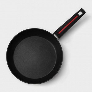 Сковорода Magistro Flame, d=28 см, h=5 см, кованый алюминий, ручка soft-touch, антипригарное покрытие, индукция, чёрная