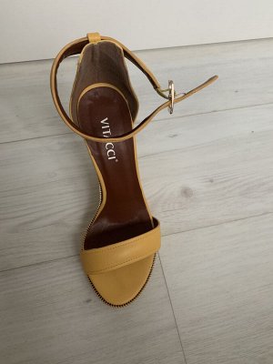 Продам босоножки 38 размер