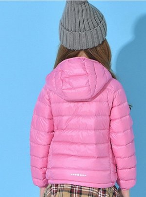 Детская демисезонная пуховая УЛЬТРАЛЕГКАЯ куртка с капюшоном для девочки, цвет розовый