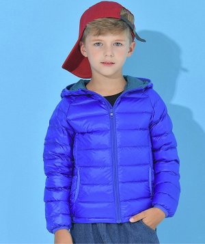 Детская демисезонная пуховая УЛЬТРАЛЕГКАЯ куртка с капюшоном и контрастным подкладом для мальчика, цвет яркий синий