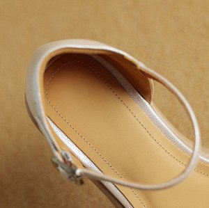 Босоножки на толстой подошве и высоком каблуке, как на фото