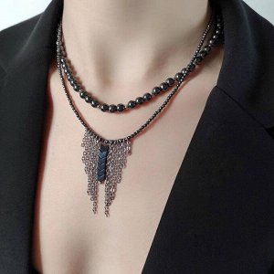 Колье с гематитом и цепочками