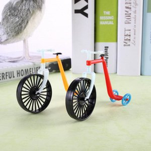 Велосипед Игрушечный трехколёсный велосипед. Цвет в ассортименте. Размер 10,5*7*2см.