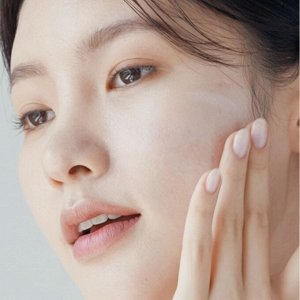 Себорегулирующий лёгкий солнцезащитный крем  Celimax Oil Control Light Sunscreen SPF50+PA++++,  40 мл.
