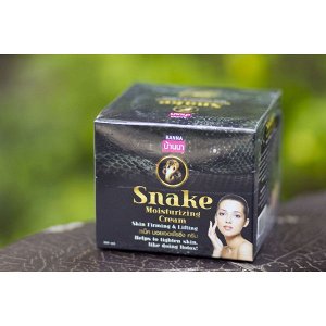 Антивозрастной Крем для лица со змеиным ядом Banna Snake Moisturizing Cream