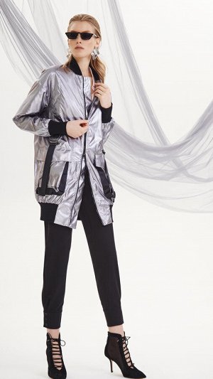 Куртка Удлиненная объемная куртка на подкладке прямого силуэта; рукав с мягкой спущенной линией плеча, втачной длинный на манжете из трикотажа; по полочкам накладные карманы-портфели с клапаном и наст