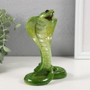 Фигурка полистоун лак «Шипящая кобра», 11.8x6.5x15 см
