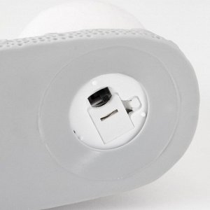 Фигурка светящаяся RISALUX «Крутой космонавт», LED-ночник, 2 Вт, RGB, от батареек 3xLR44, бело-золотой, 11x6x11 см