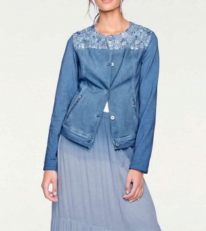 1r Джинсовая куртка, синяя Linea Tesini Женственная куртка с эффектом состаривания и модной отделкой из кружева с аппликациями. Спинка и длинные рукава из плотного эластичного трикотажа. Подчеркивающи