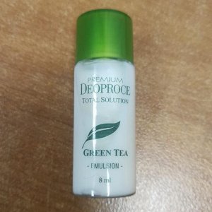 Эмульсия увлажняющая с экстрактом зеленого чая DEOPROCE Premium Green Tea Total Solution Emulsion, 8ml