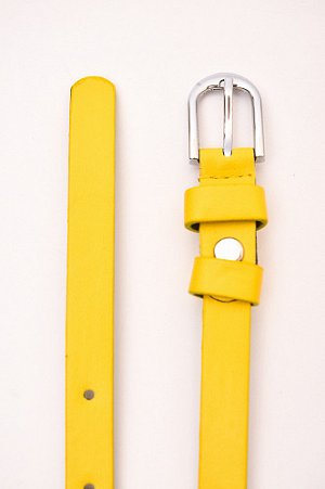 Ремни Ремень желтого цвета размером 110 х 1.5 см. с серебристой пряжкой.