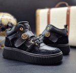 Высокие кроссовки