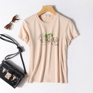 Футболка S: Ширина плеч: 35 Бюст: 82 Длина: 52