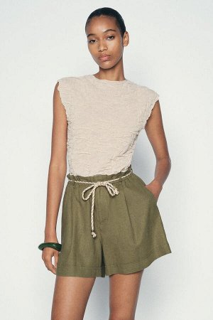 Топ Цвет как на первом фото ТРИКОТАЖНЫЙ ТОП В ПОМЯТЕННОМ ВИДЕ (STRICKTOP IM KNITTERLOOK) Топ без рукавов с круглым вырезом. Морщинистый вид. СОСТАВ МАТЕРИАЛА, ИНСТРУКЦИИ ПО УХОДУ И ПРОИСХОЖДЕНИЕ СОСТА