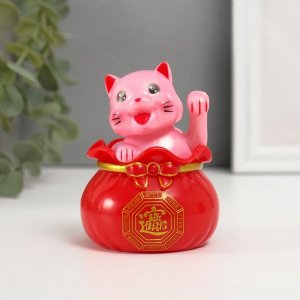 Маятник пластик "Счастливый кот в денежном мешке" белый 7х7х9 см