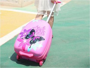 Чемодан на колесах детский (водоотталкивающие покрытие