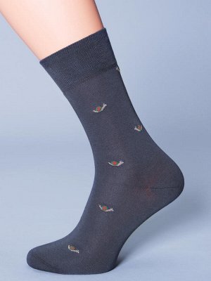 Носки Премиальные мужские носки из мерсеризованного хлопка с разноцветным рисунком "маленькие улитки". Пятка и мысок модели усилены, анатомическая резинка не сползает и не передавливает ногу.

Состав:
