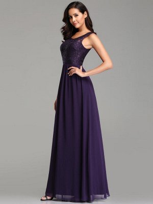 Элегантное длинное фиолетовое платье с блестками на лифе