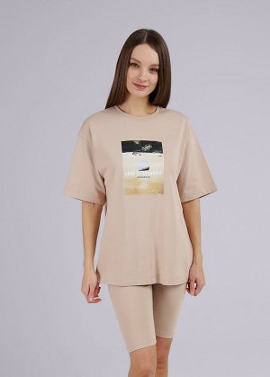 Футболка. Цвет: бежевый