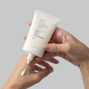 Осветляющий солнцезащитный крем с центеллой Bueno Airfit Cica Sun Cream SPF 50+ PA++++, 50мл