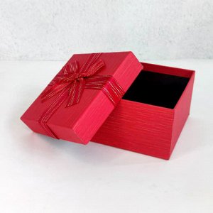 Коробка подарочная с бантом красная